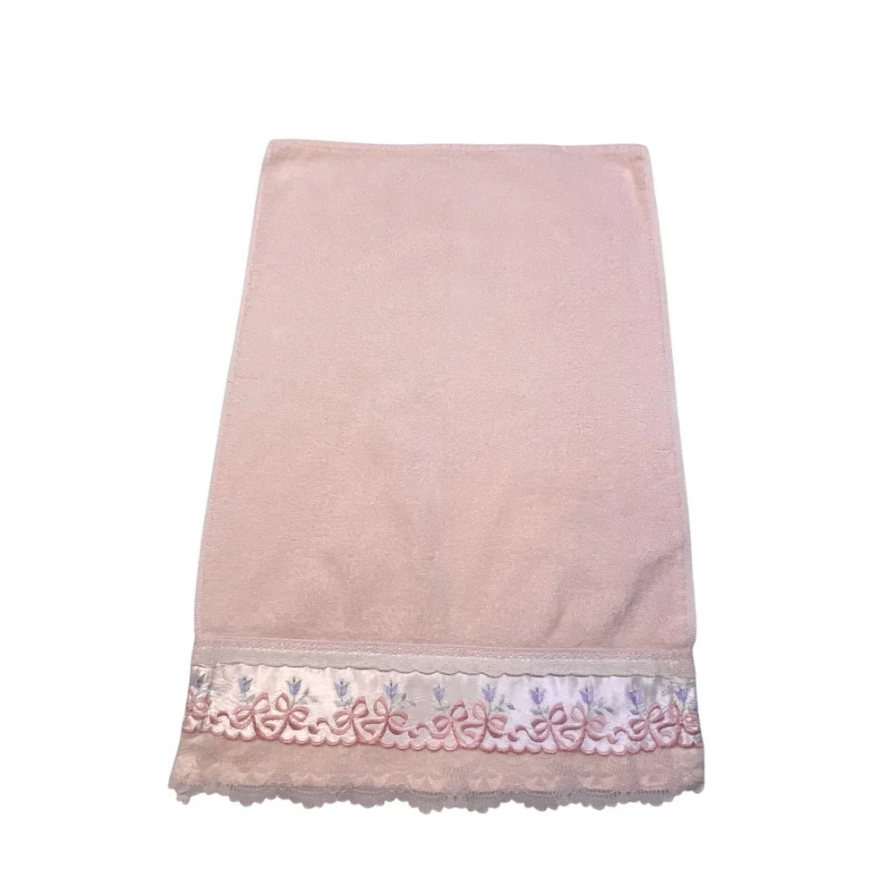 Vintage R.A. Briggs Decorative Bathroom Towel Peach Pink Embroidered Bows Lace‎